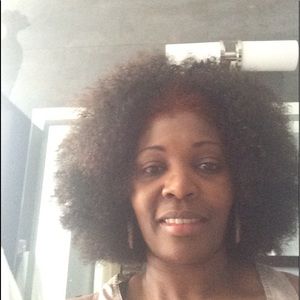 Meet your Posher, Yvette